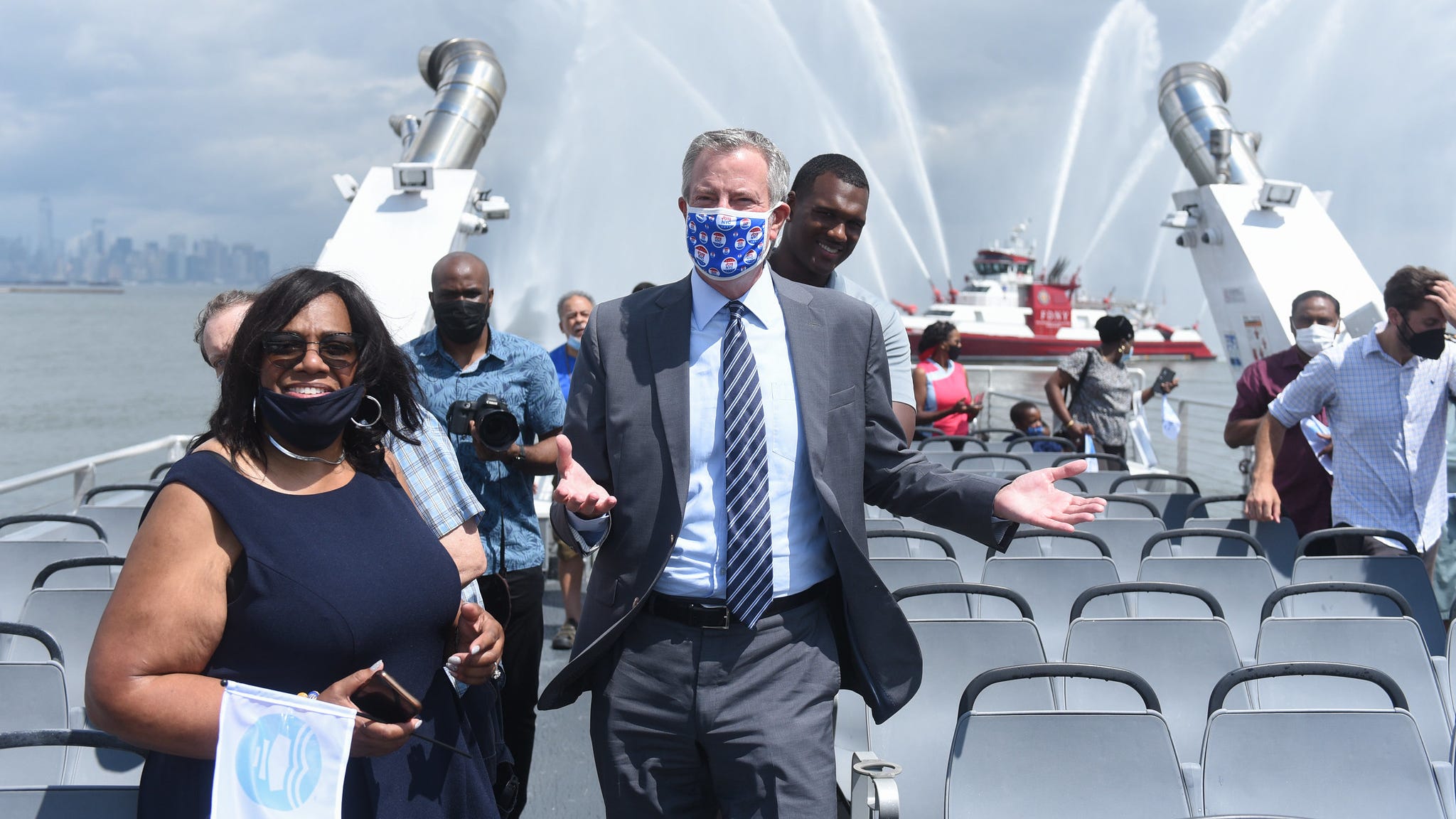 De Blasio launches new NYC Ferry route on Staten Island
