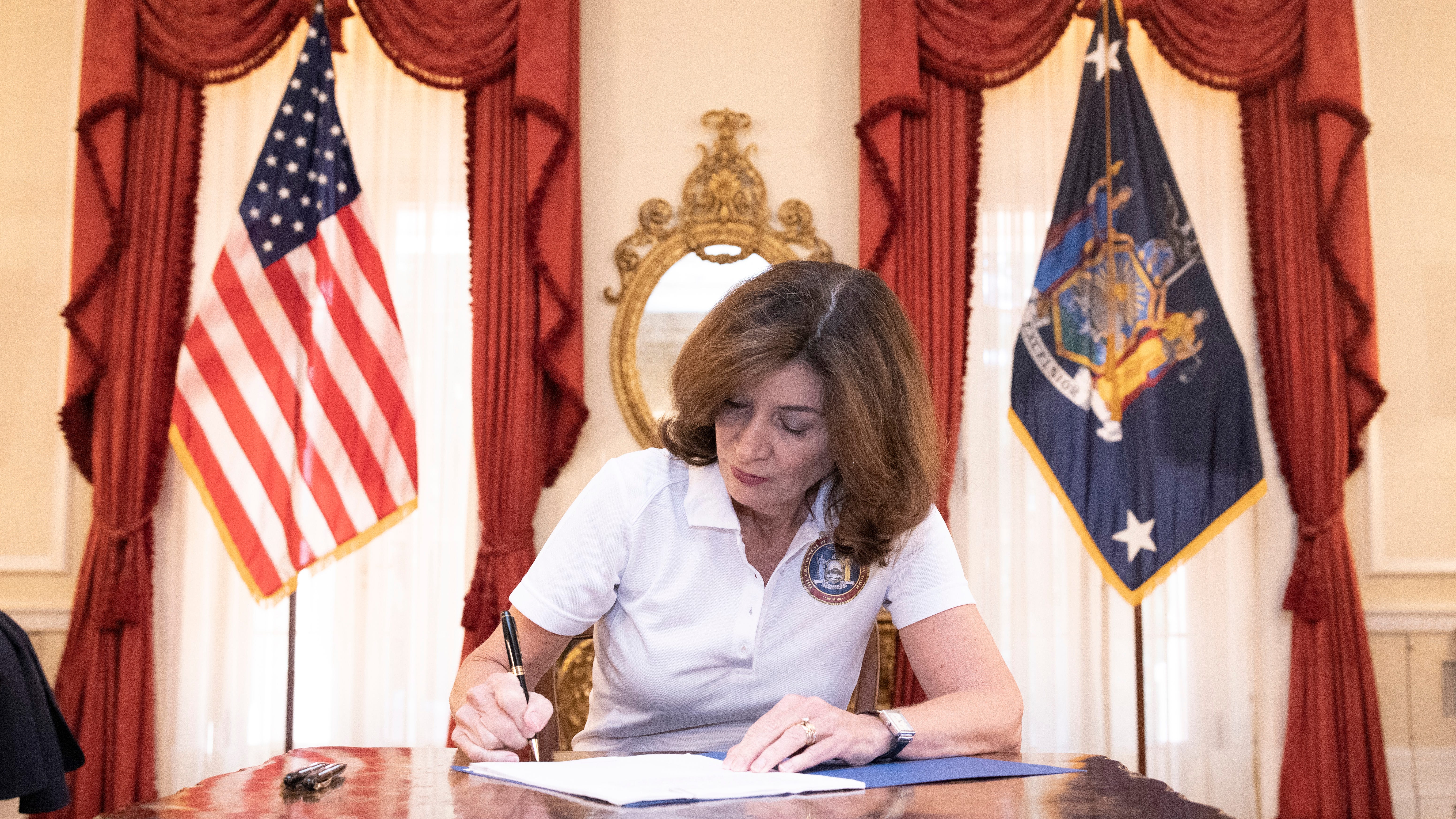 Hochul signs eviction moratorium extension through Jan. 15