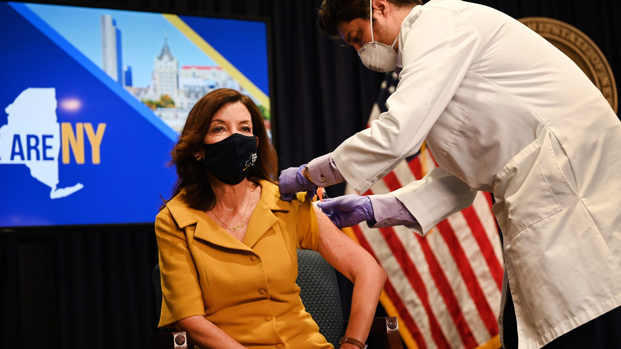 VIDEO: Gov. Hochul gets flu shot, 'I smiled through the whole thing'