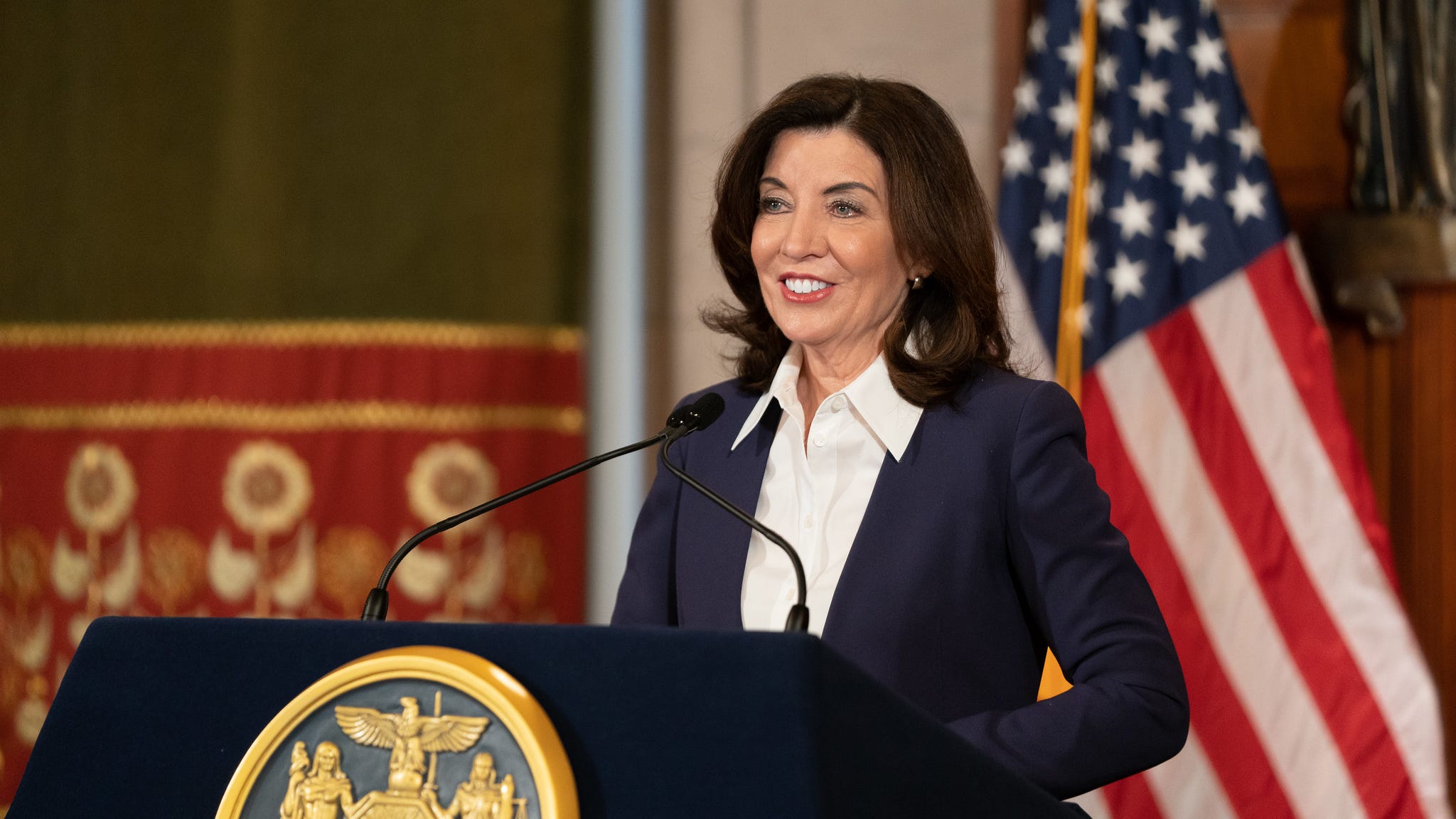NY approves shorter quarantine for vaccinated workers who test positive for COVID