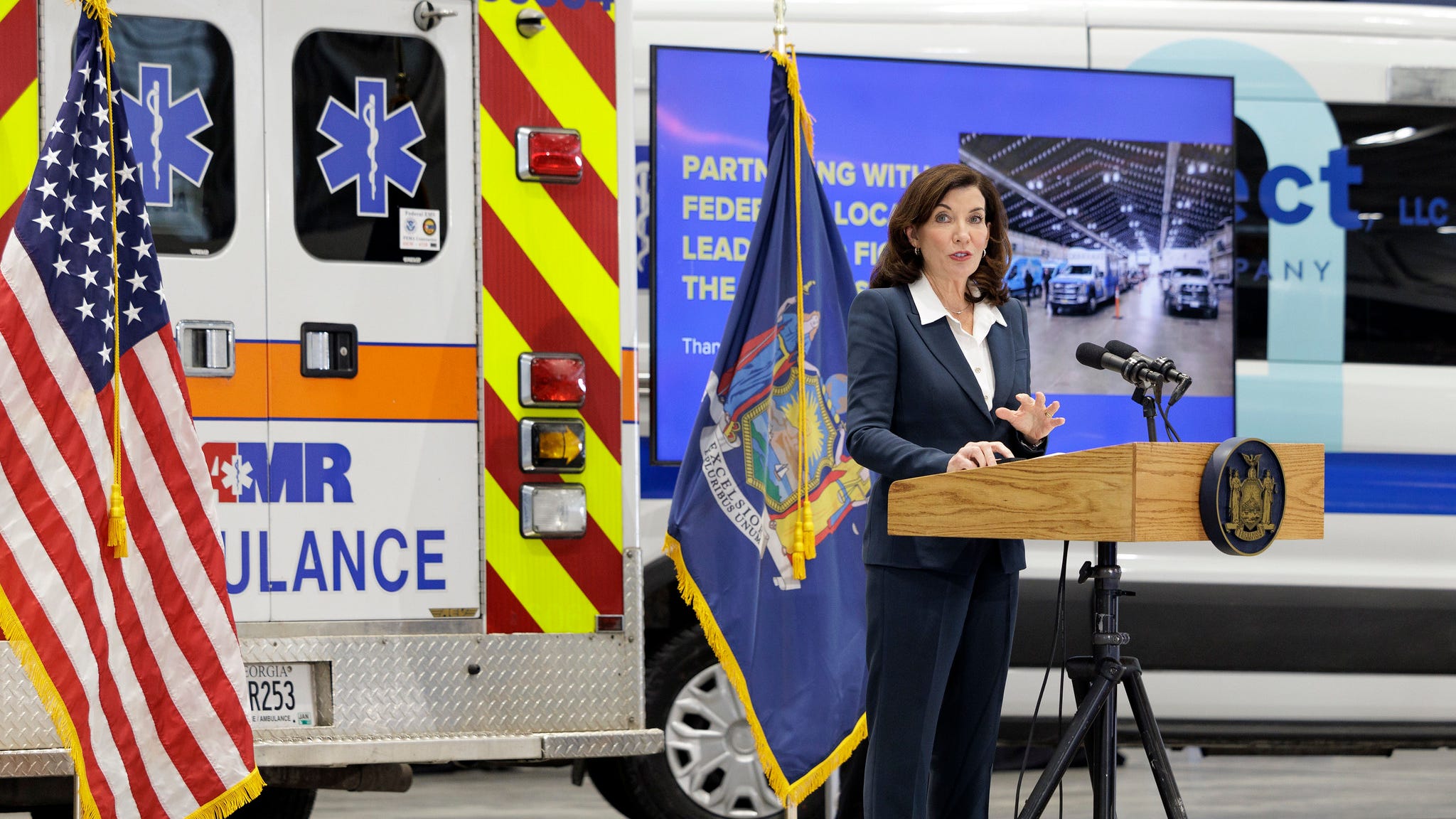 NY COVID hospitalizations down 25% from last week; Hochul disappointed with child vax numbers