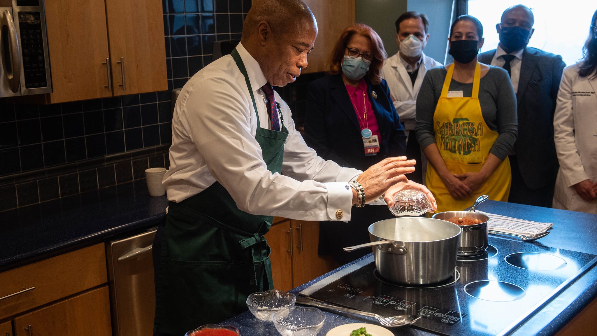 Bill Clinton backs Eric Adams' push for plant-based diets