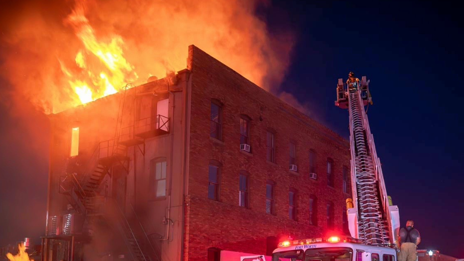 Fire destroys Cantina Cadillac in the Fort Worth Stockyards