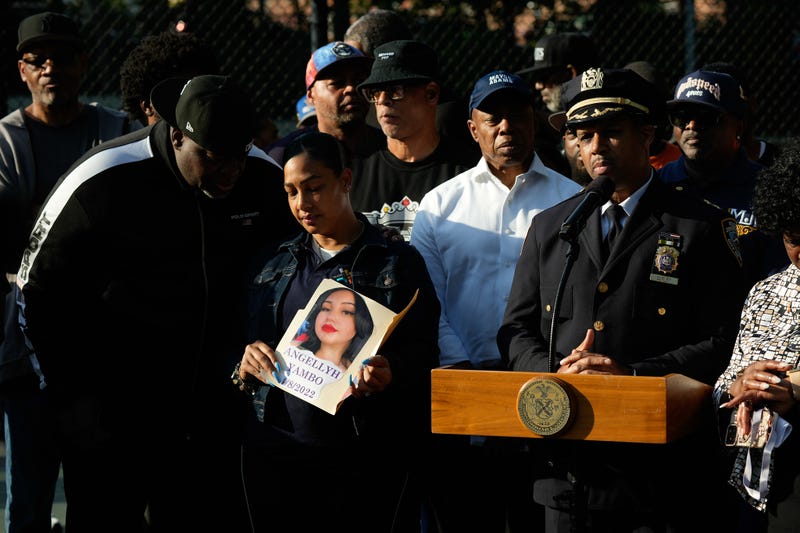 Mayor Eric Adams meets with members of the Bronx community on Aug. 28, 2025