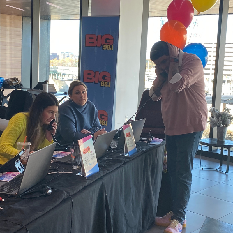 Phone Bank volunteers at 21st Annual BIG 98.1 Loves Our Kids Radiothon