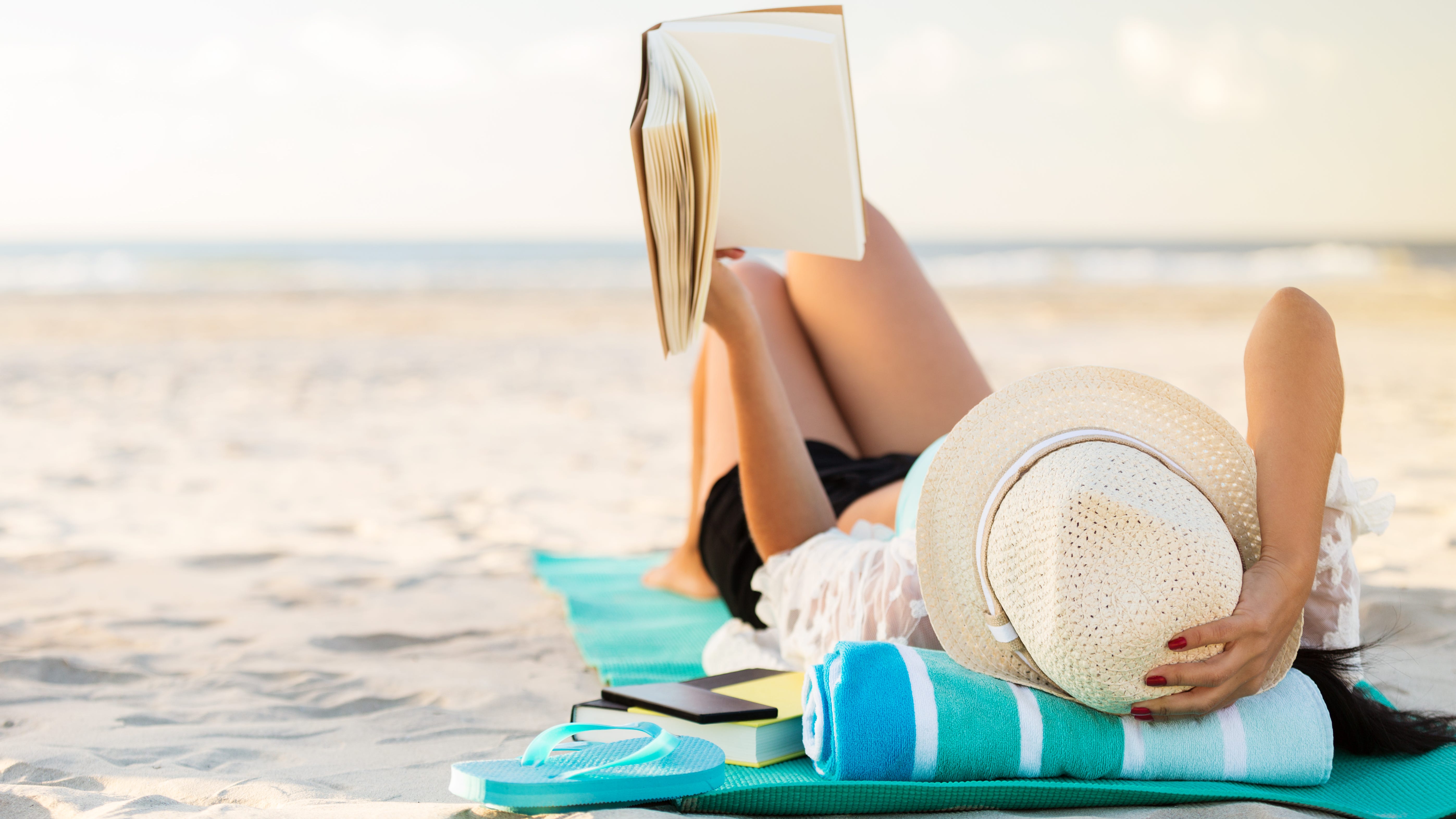 5 Books We Simply Cannot Put Down This Summer | Bee Well