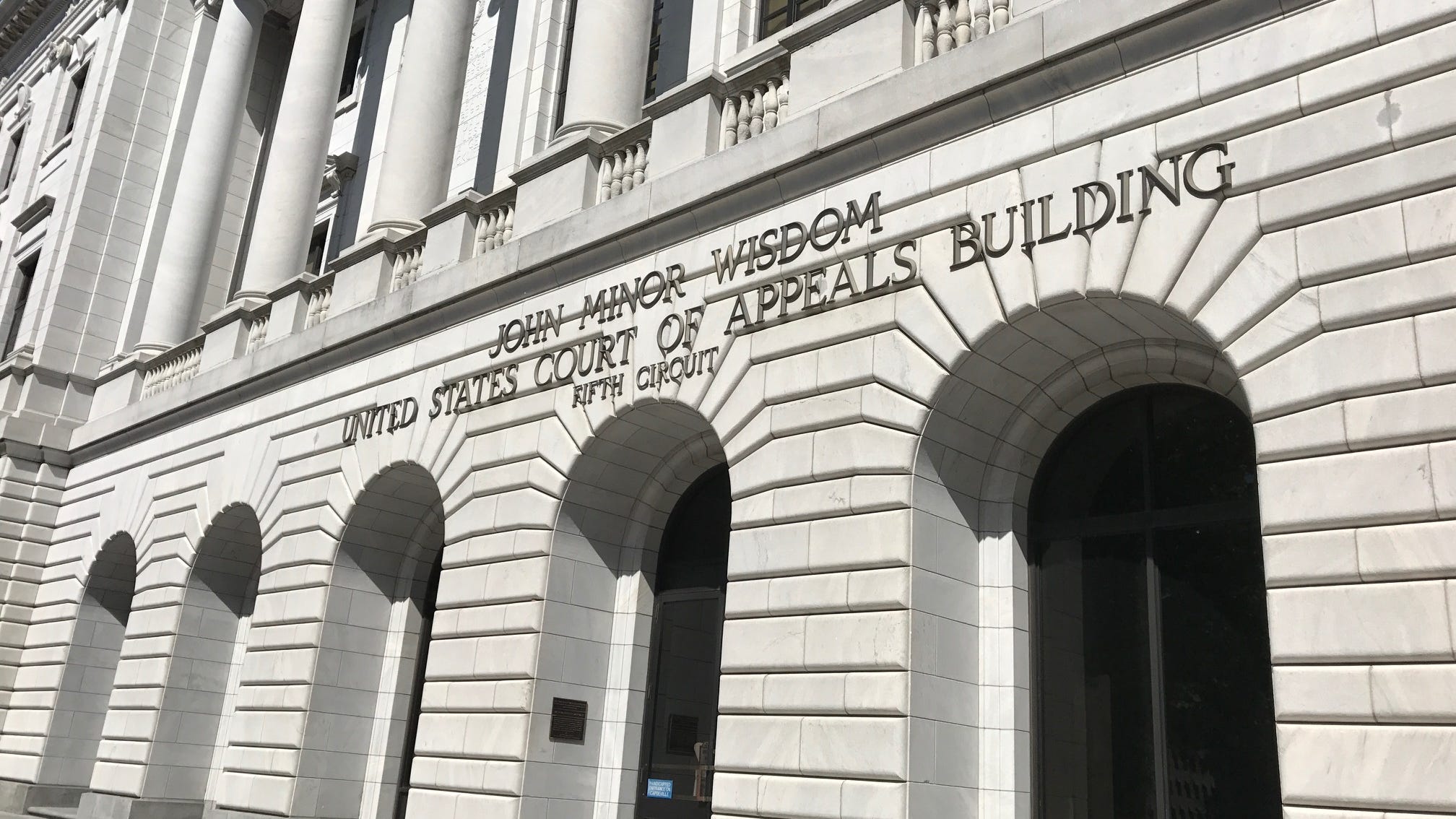 Will Louisiana succeed in getting 10 Commandments in public school classrooms?