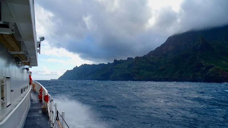 US Navy: 4 die in Hawaii crash of contractor's helicopter