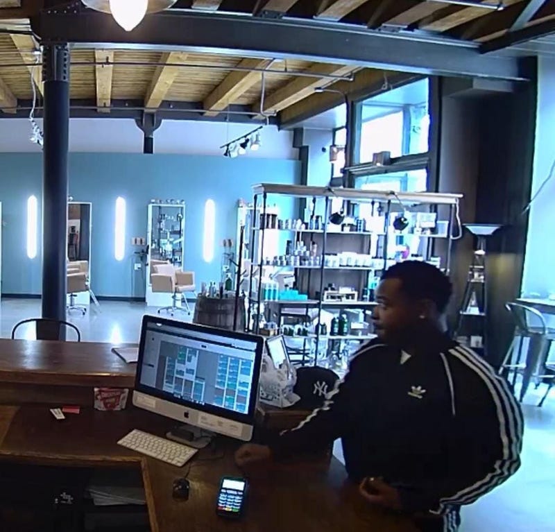 Printers Row salon robbed while stylist cut hair