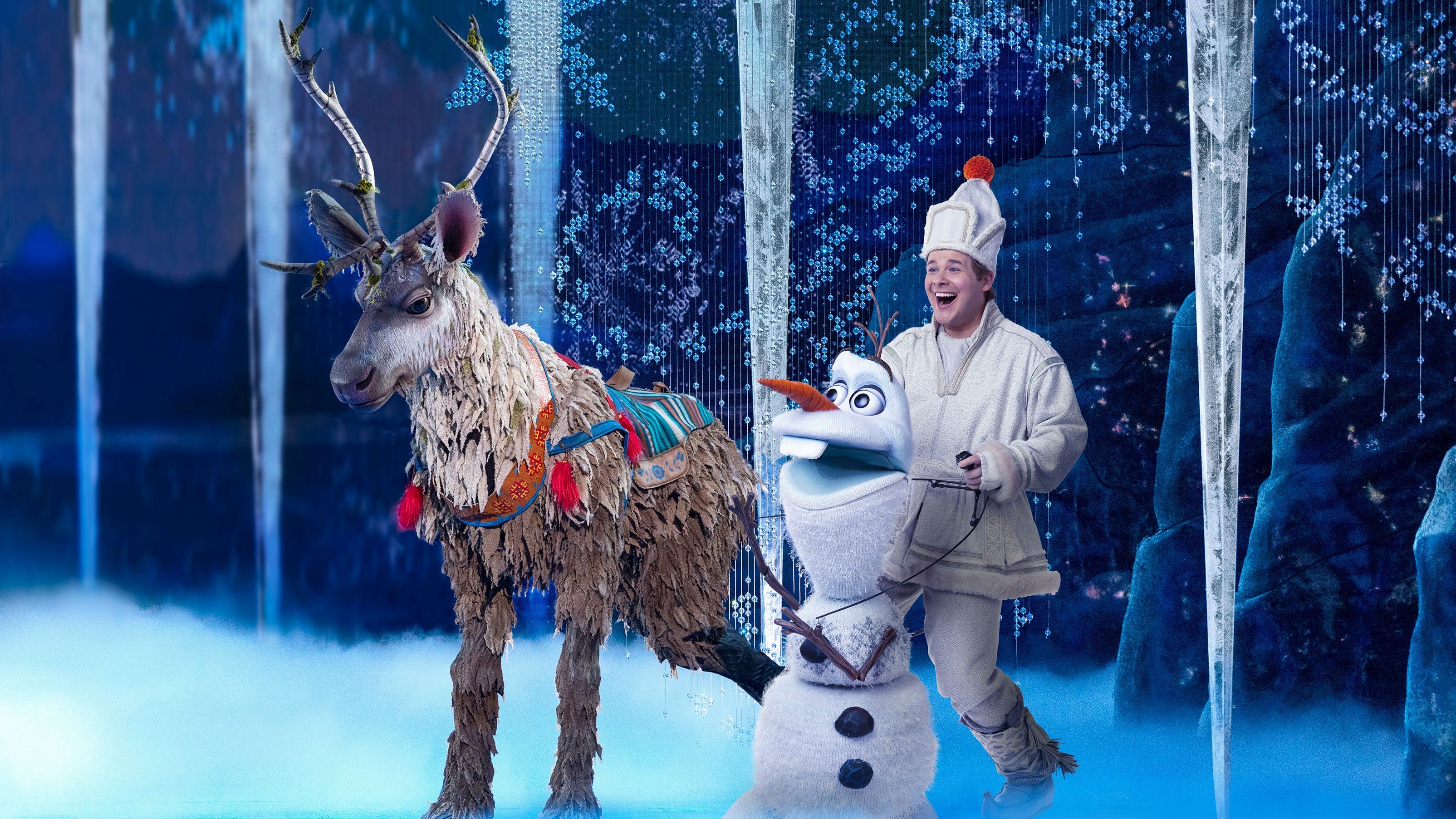 'Frozen' warms hearts at Cadillac Palace Theater, 2 Chicago natives home for the holidays backstage