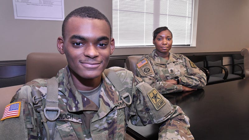 'Snug fit' of Army life works fine for this mother-son duo