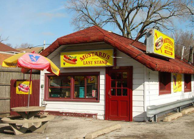 Chicago hot dog stand with a red roof on a sunny day