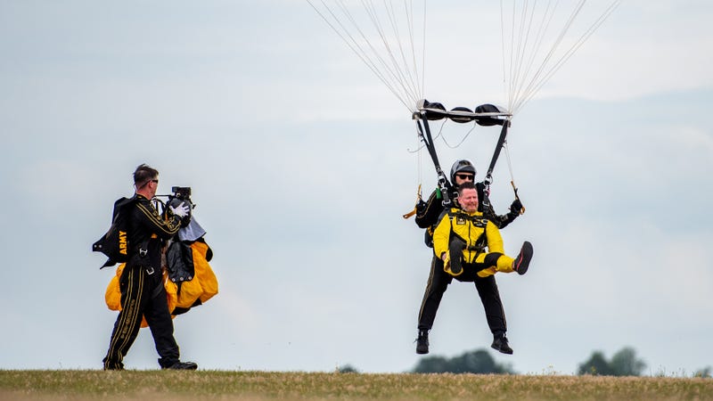Army Golden Knights jump for mental health with ‘Team Unbroken’