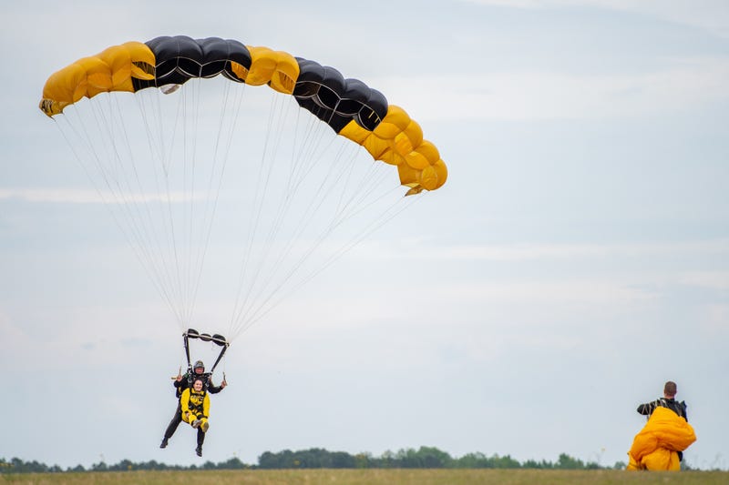 Army Golden Knights jump for mental health with ‘Team Unbroken’
