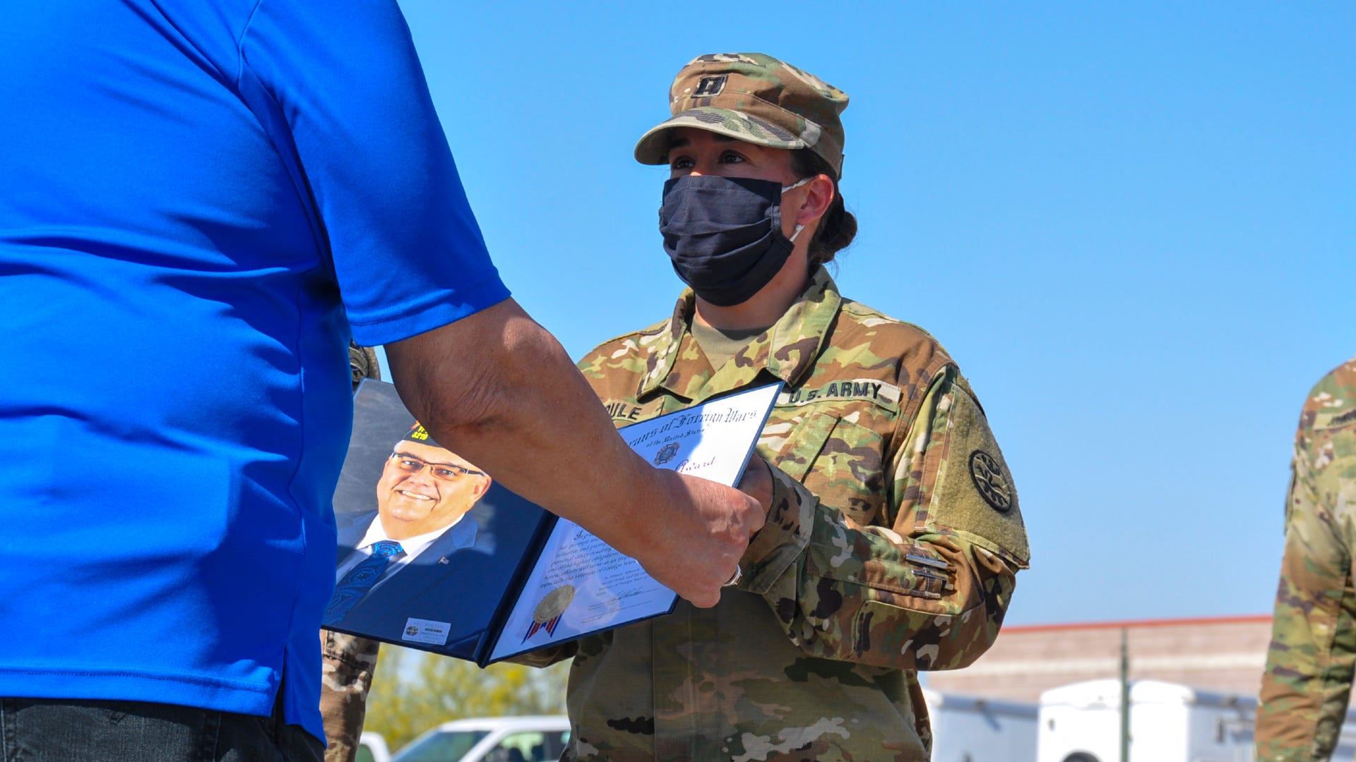 VFW honors Nevada Guard soldiers for helping rescue woman in car crash