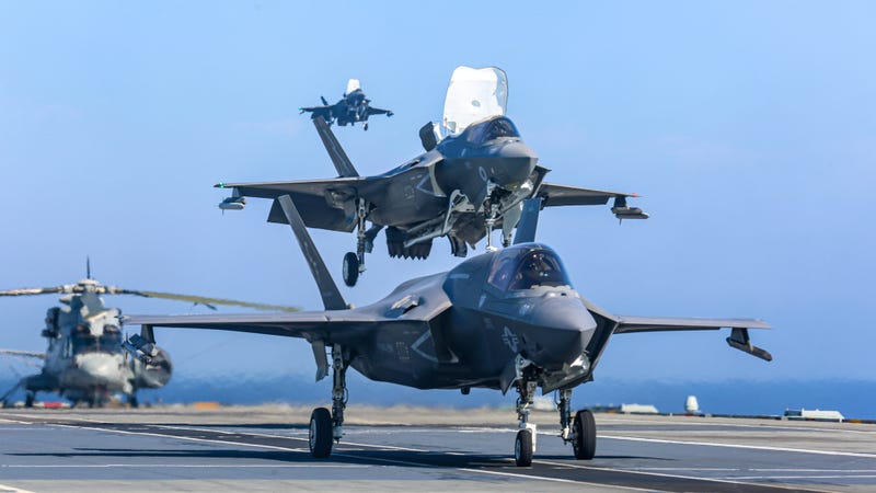 US airstrikes target Iran-backed militias in Syria, Iraq