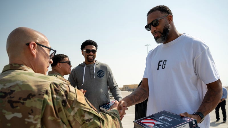 Former NBA players visit US Airmen in Qatar