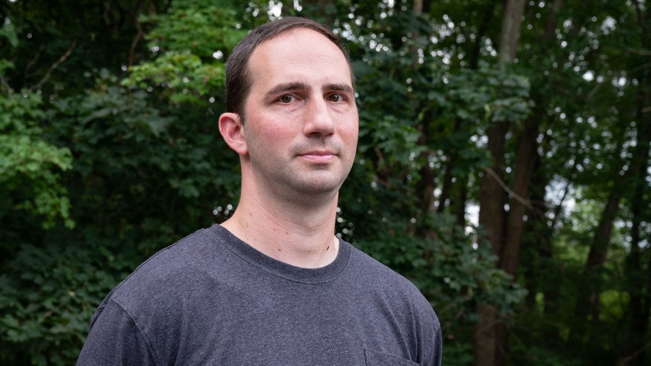 Air Guardsman helps neighbors escape fire