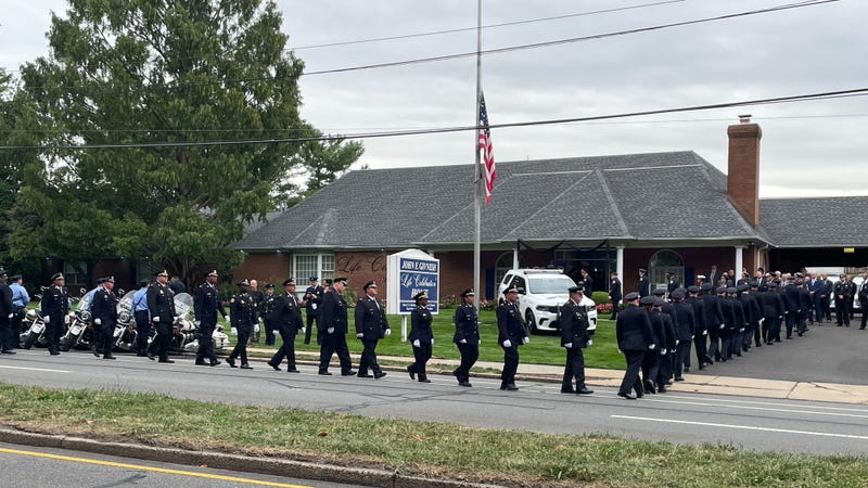 Dozens of officers conducted a Commander's March, following fallen officer Jaime Roman’s family into Givnish Funeral Home in Northeast Philly on Wednesday evening.