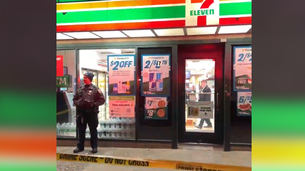Thieves fire gun inside Manhattan 7-Eleven, steal cash