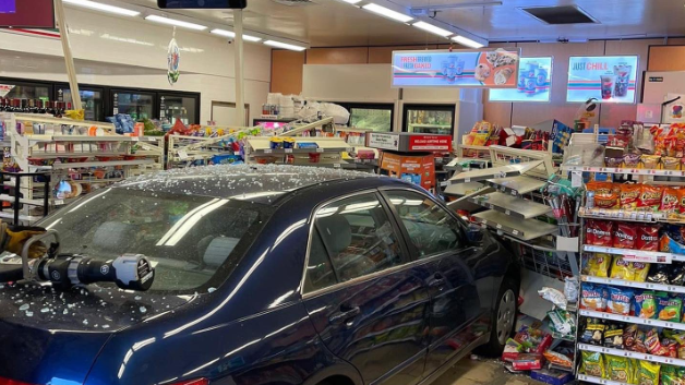 Driver arrested for crashing car into Arcadia 7-Eleven