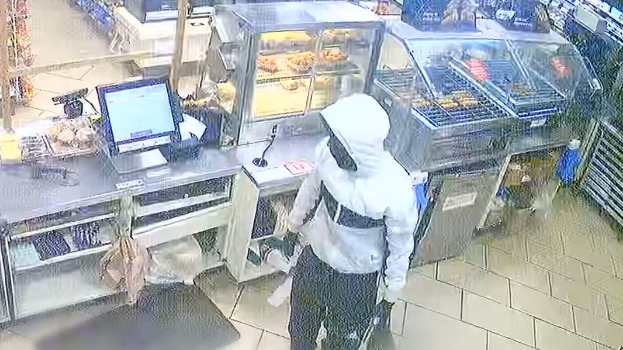 Dallas police release video of suspect who killed a 7-Eleven clerk this week