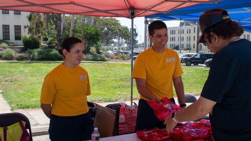 Sailors, Marines volunteer at VA Hospital during Los Angeles Fleet Week