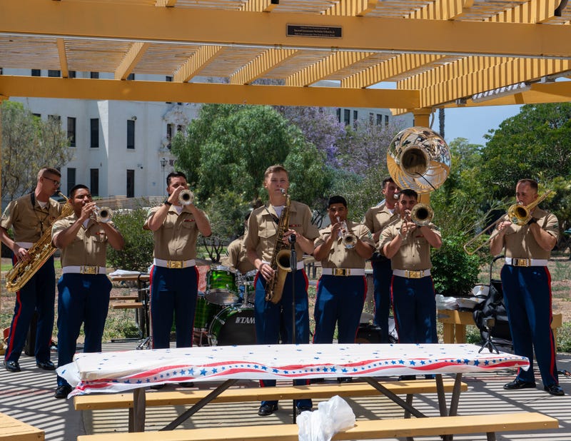 Sailors, Marines volunteer at VA Hospital during Los Angeles Fleet Week