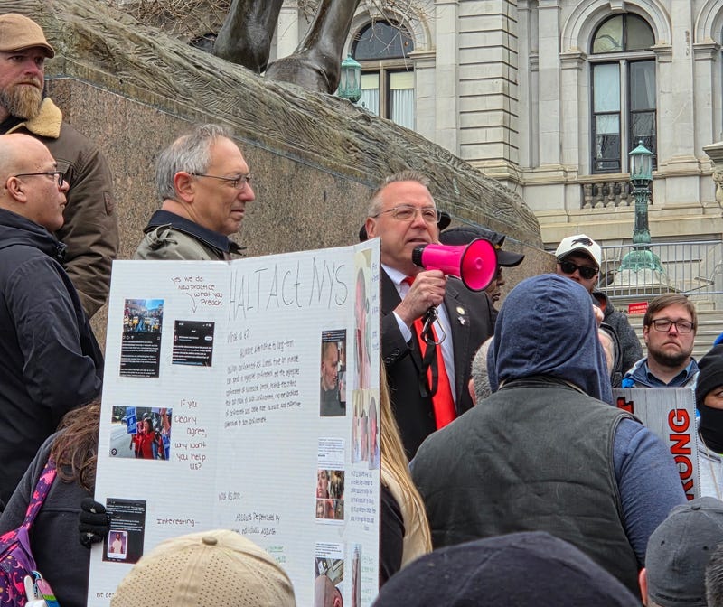 Corrections officers rally in Albany