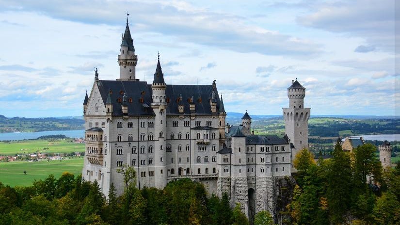 U of I grad dead, classmate injured after attack by another American tourist in Germany: officials