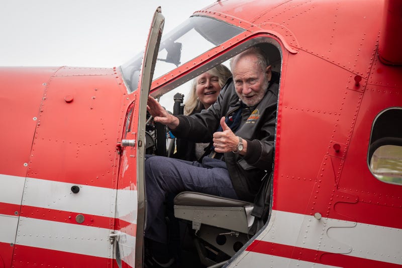 Vietnam War veterans reunite with mission-flown aircraft