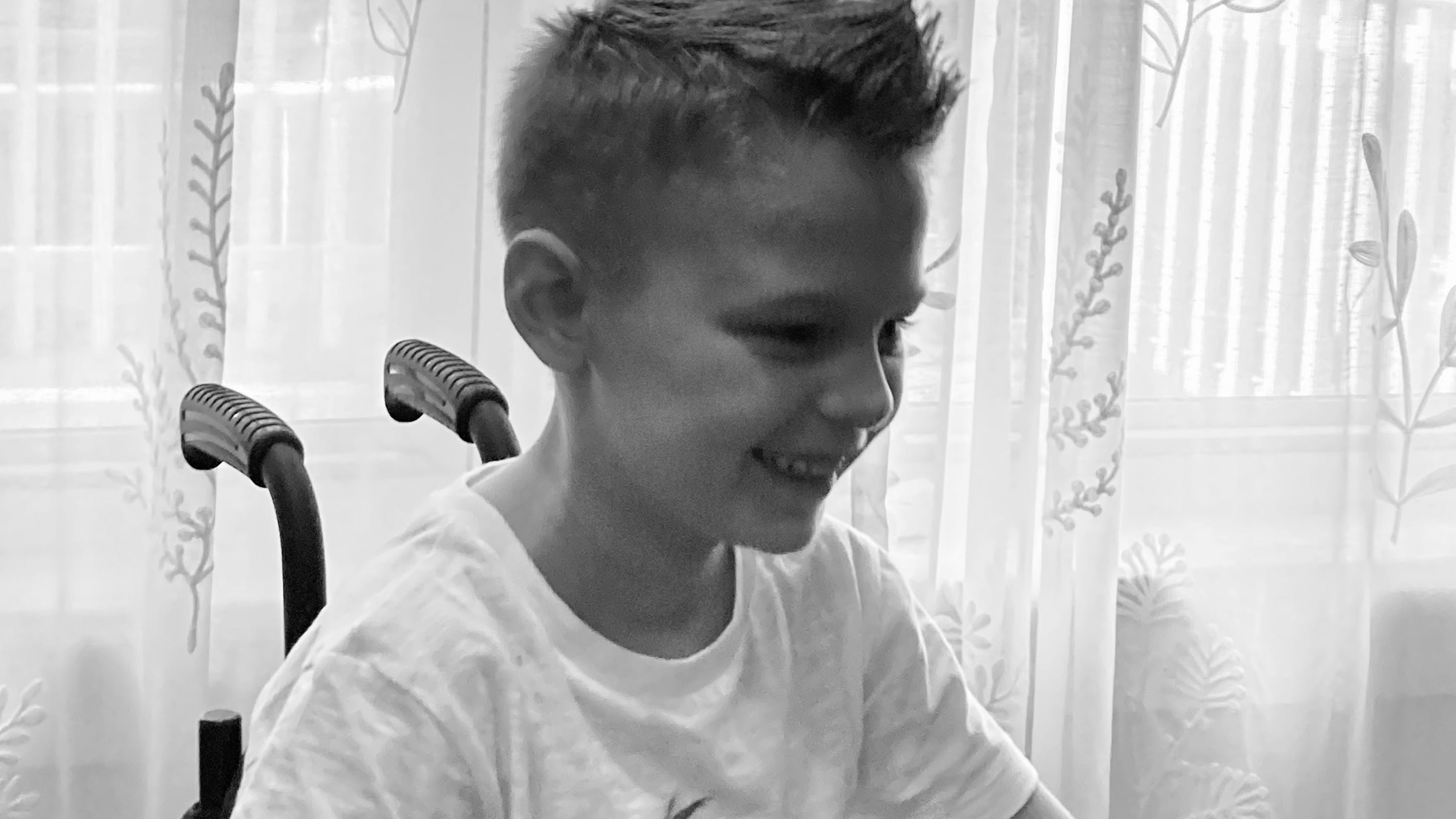 8-year-old boy paralyzed in Highland Park shooting returns home
