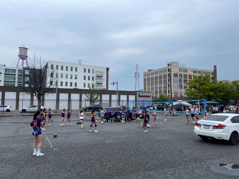 Two women's teams at the Philly Mini.