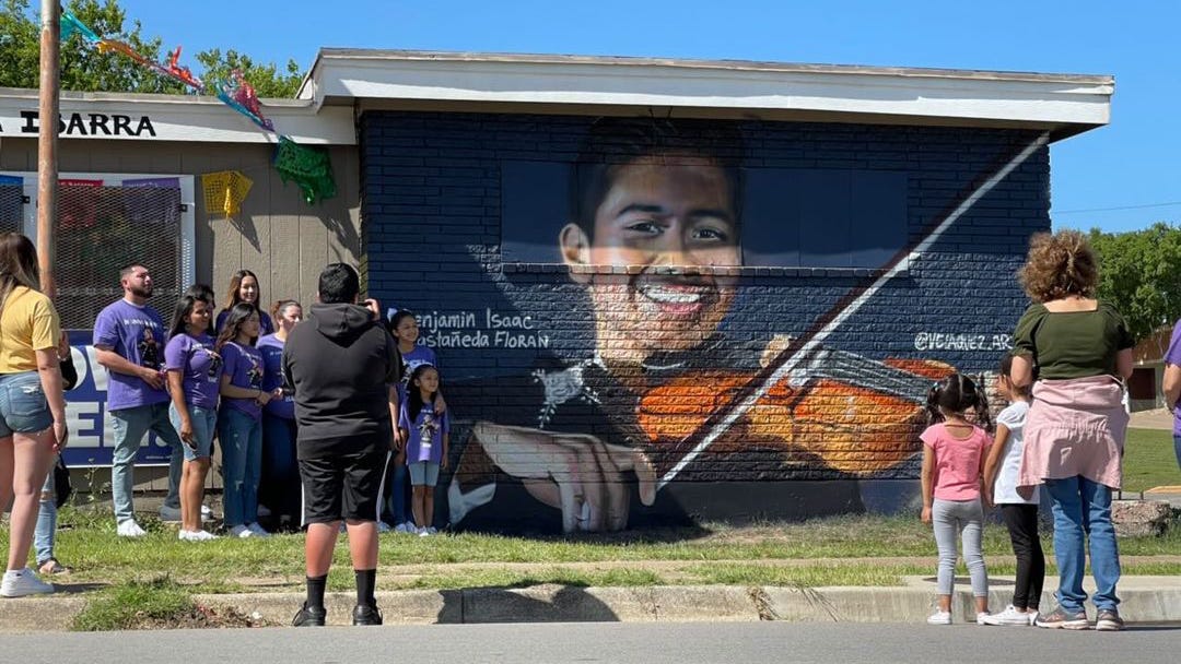 North Texas artist uses murals to connect and inspire as we celebrate Hispanic Heritage Month