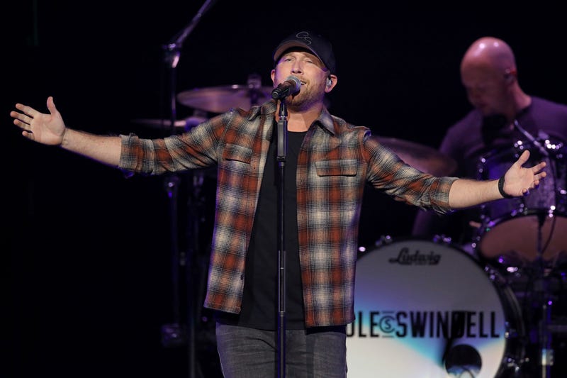 Thomas Rhett, Cole Swindell rock New Year's Eve at Xcel Energy Center in St. Paul, MN