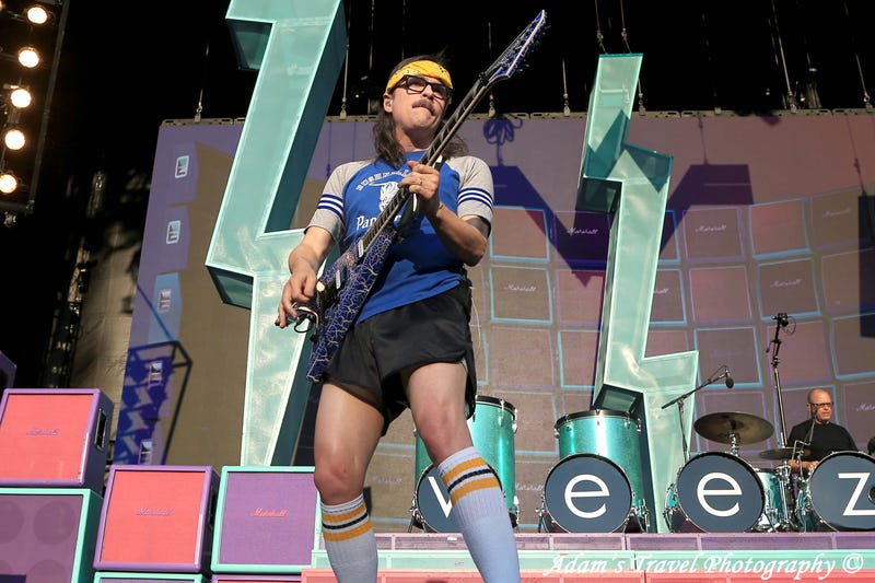 Weezer at the Hella Mega Tour at the Target Center