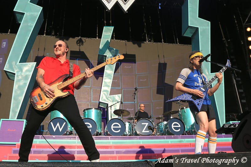 Weezer at the Hella Mega Tour at the Target Center
