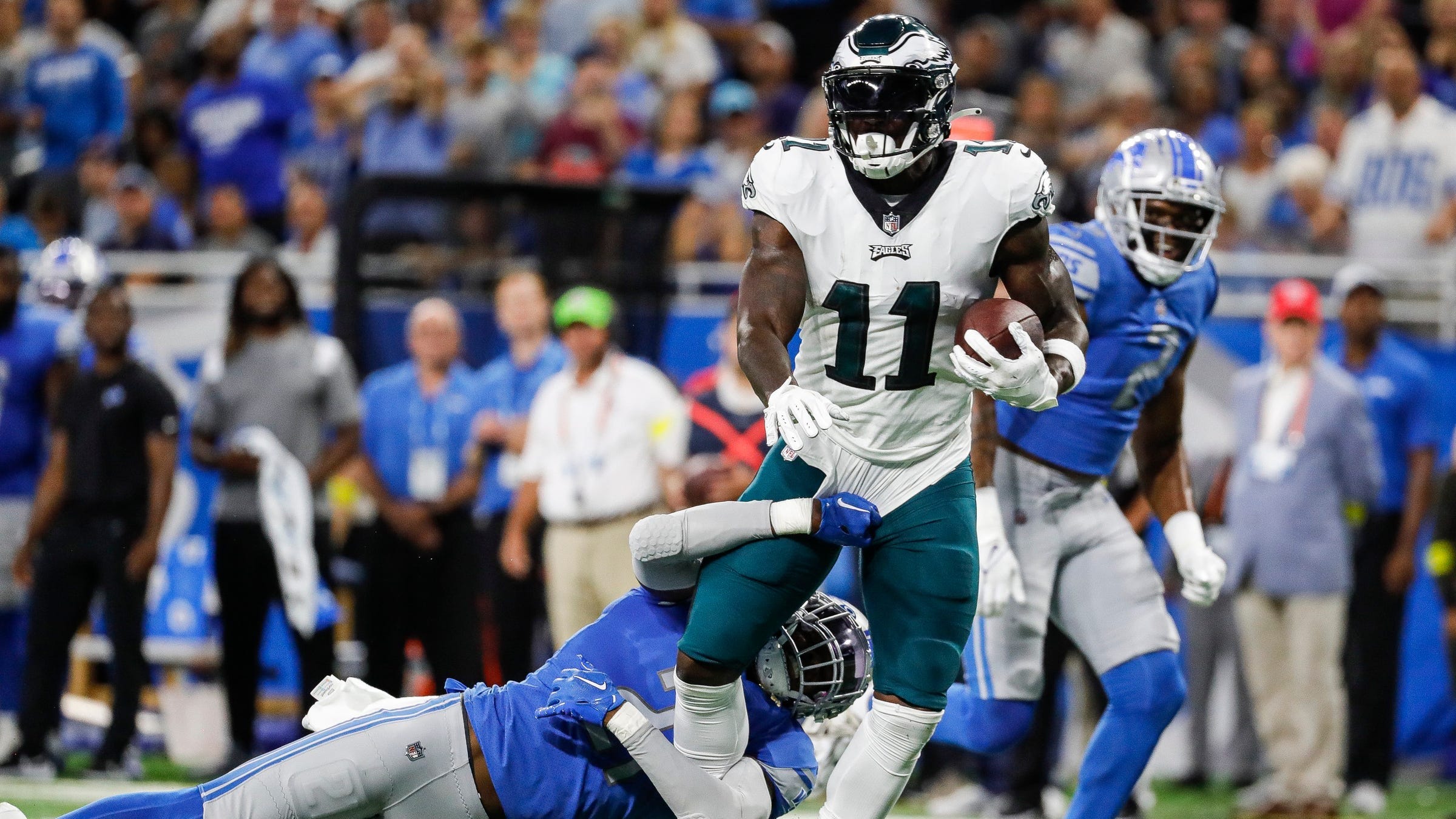 A.J. Brown draws Terrell Owens comps in first game with Eagles