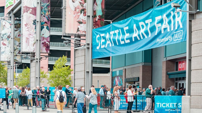 Crowd gathering outside the doors of the Seattle Art Fair