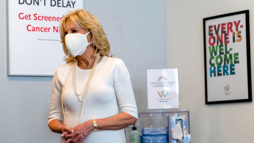US leaders urge military to get vaccine shots