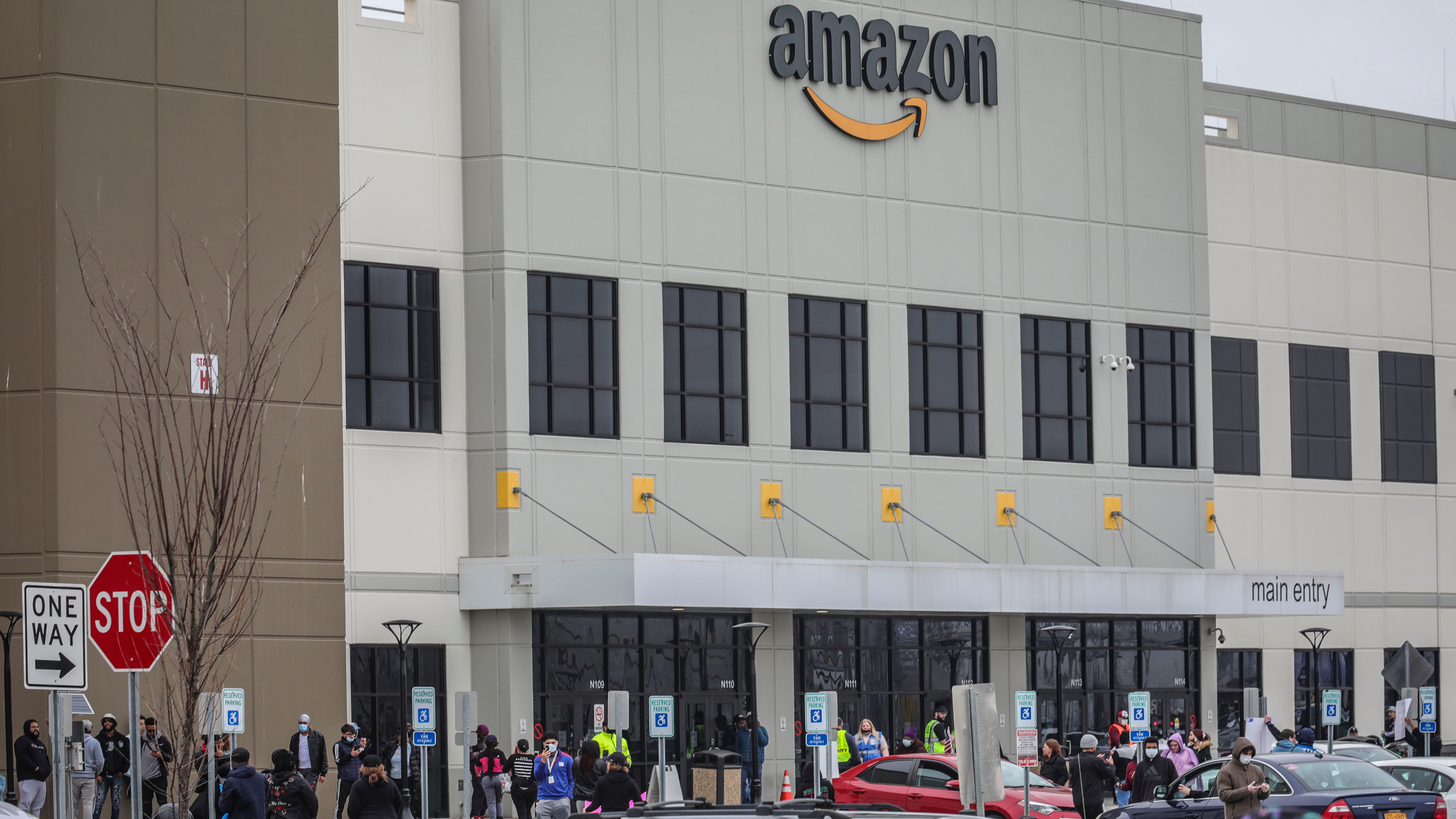 New York sues Amazon over worker safety during pandemic
