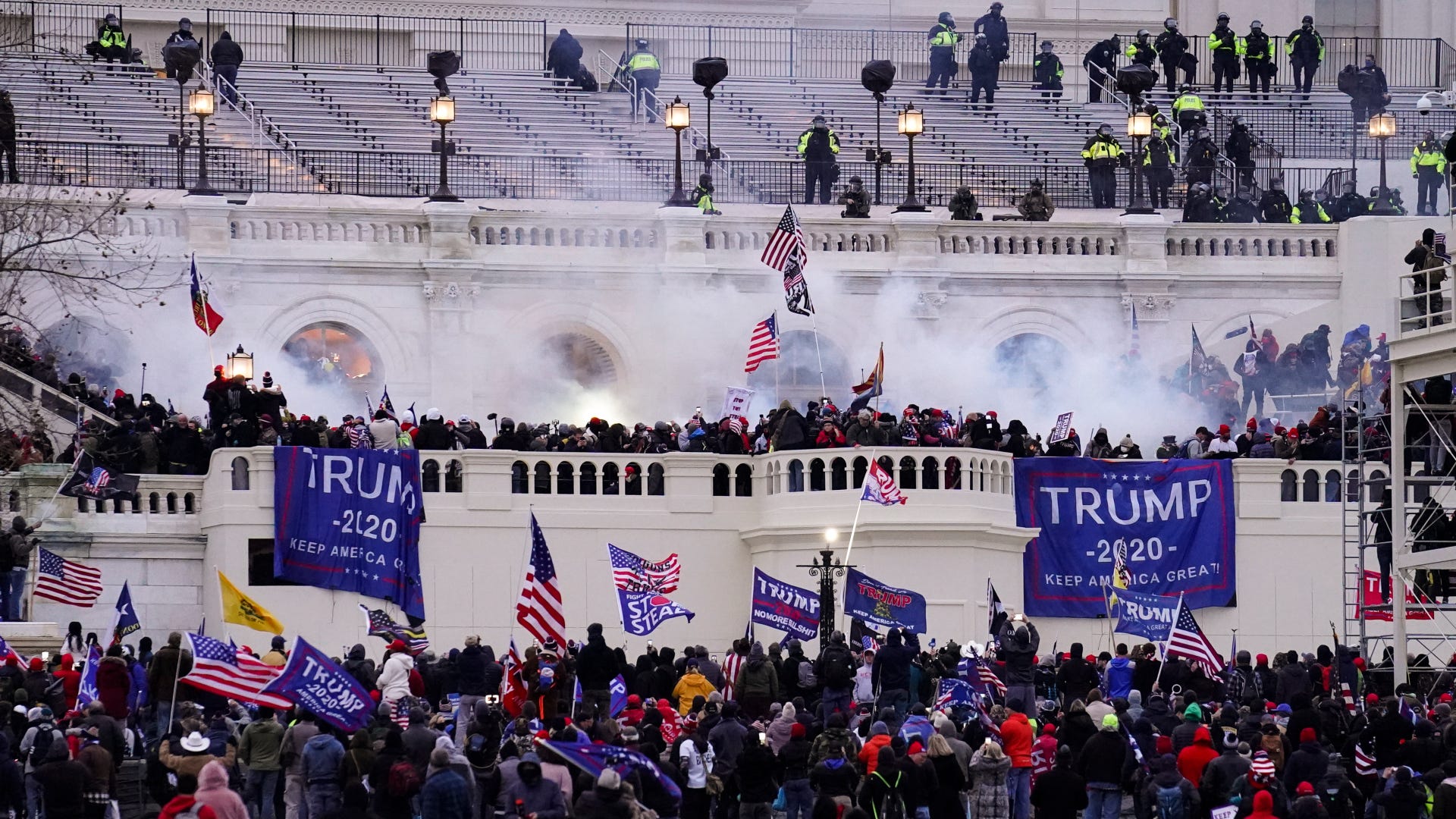 Watchdog lays bare Capitol Police's security failures during insurrection