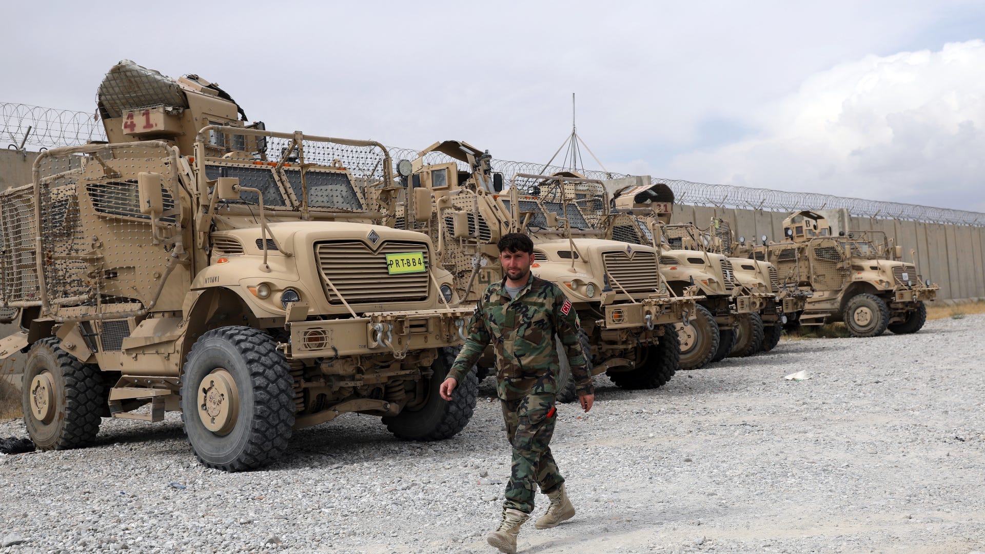 U.S. left Afghan airfield at night, didn't tell new commander