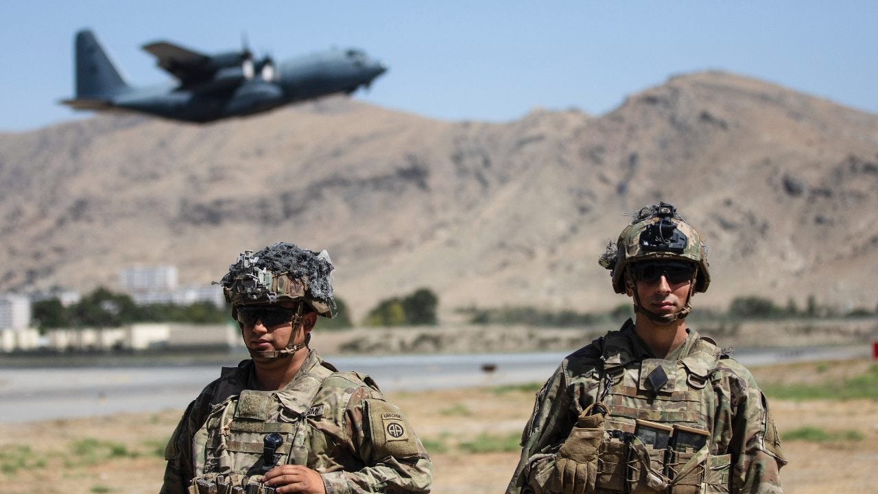 U.S. diplomat: Security threat at Kabul airport 'imminent'