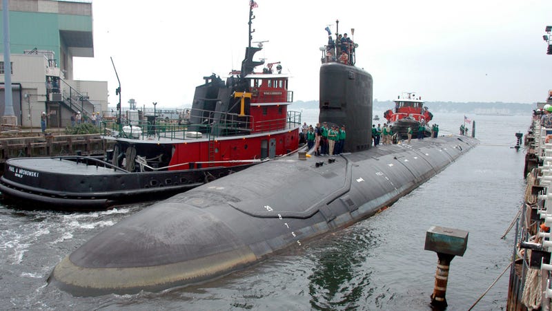 U.S. Navy nuclear engineer charged with trying to pass secrets