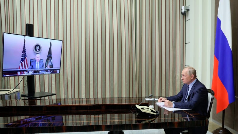 Biden, Putin square off as tension grows on Ukraine border
