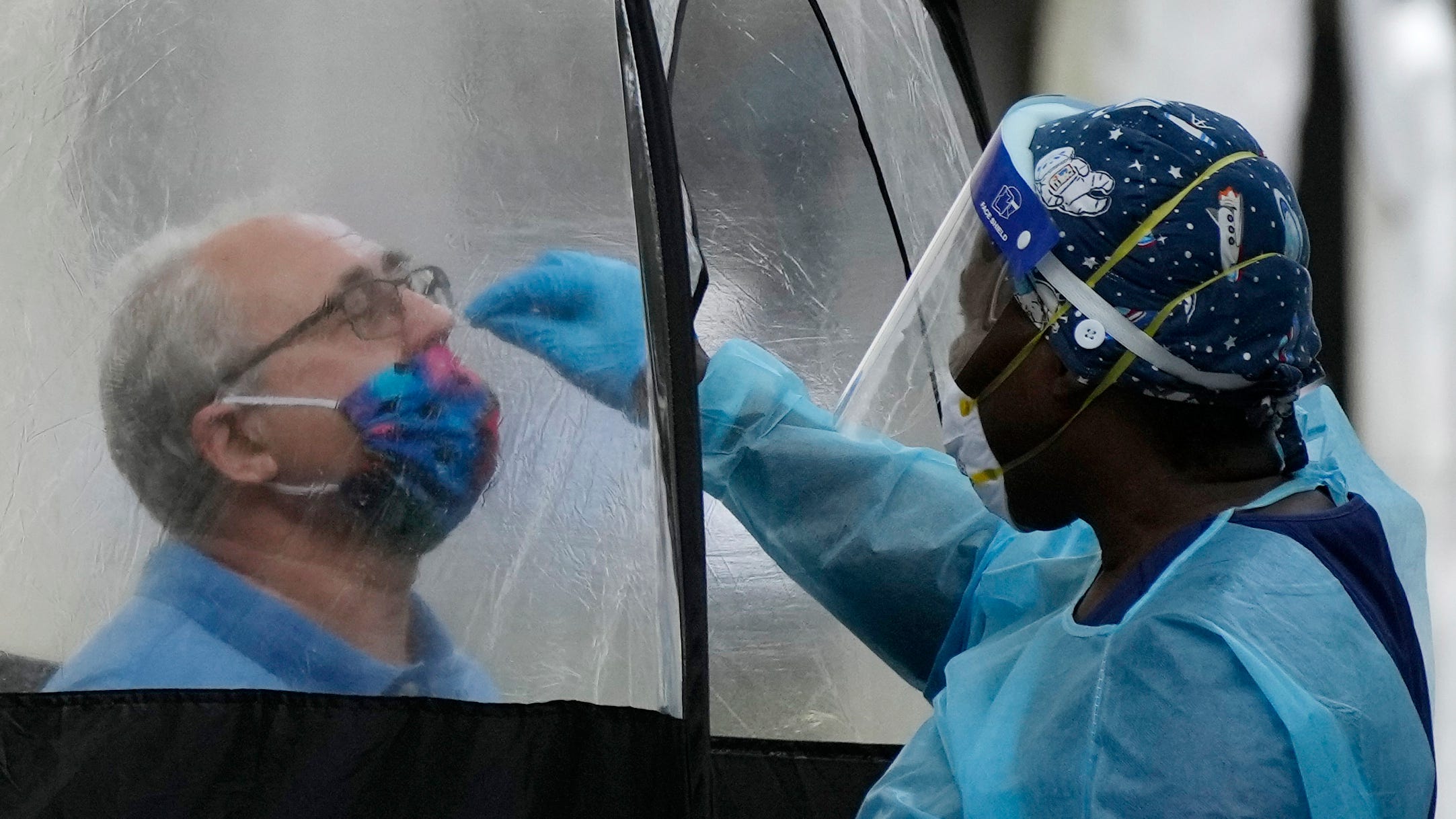 ‘Twin threats’ swell new COVID-19 cases in US to highest levels on record