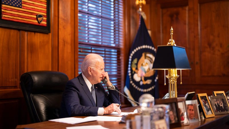 Biden talks sanctions, Putin warns of rupture over Ukraine