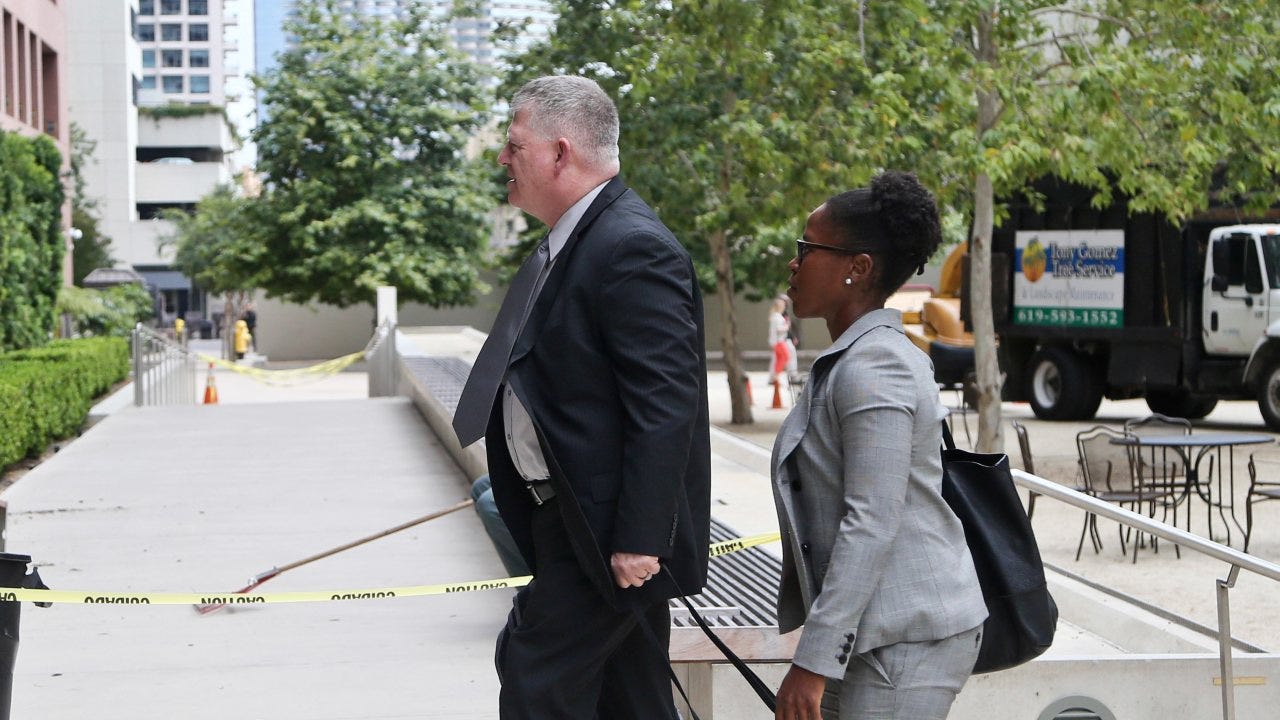 Analysts: U.S. Navy bribery trial to expose pervasive problem