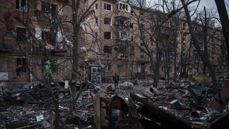 Putin appears at big rally as troops press attack in Ukraine